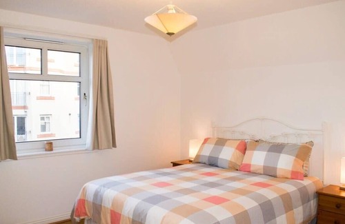 Gorgie Apartment | Peaceful 2 Bedroom Apartment in Edinburgh