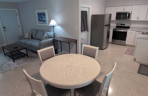 Largo House | Peaceful 2-bedroom house with AC in Largo