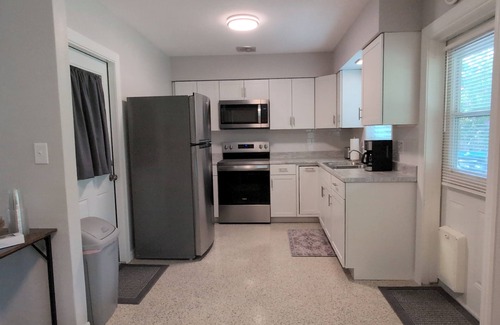 Largo House | Peaceful 2-bedroom house with AC in Largo