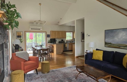 Athens House | Peaceful 3-bedroom/3 bath house in Athens Lake Community