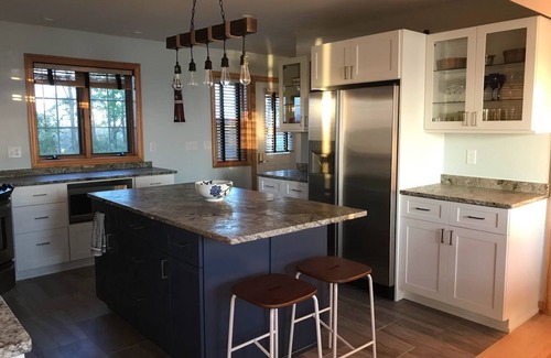 Oconto House | Peaceful 3 bedroom cottage with loft on the west shore of Green Bay.