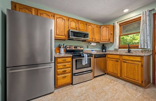 Lake Lure Cabin | Peaceful 3 bedroom family mountain getaway in the trees!