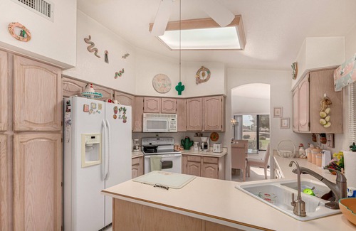 Westbrook Village House | Peaceful 3-bedroom House in Peoria, Golf Course View, Pool and Hot Tub Access