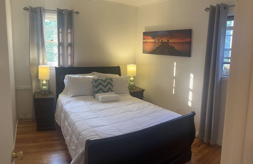 Utica House | Peaceful 3 Bedrooms 1 Bath, 5 minutes from Proctor Park close to shops