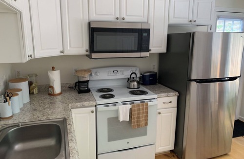 Waynesboro House | Peaceful 3BR, 2BA Mountain and River View - Walk Downtown!