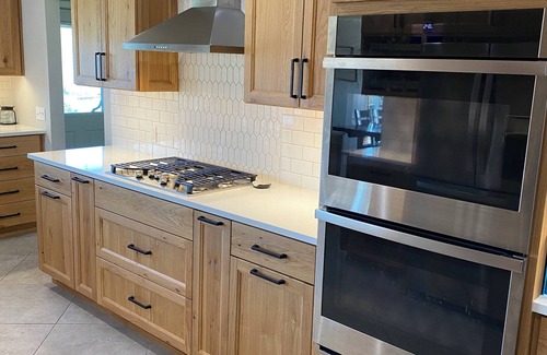 Springfield House | Peaceful 4 bed 2.5 bath home, easy access to Autzen Stadium, Hayward Field & UO.