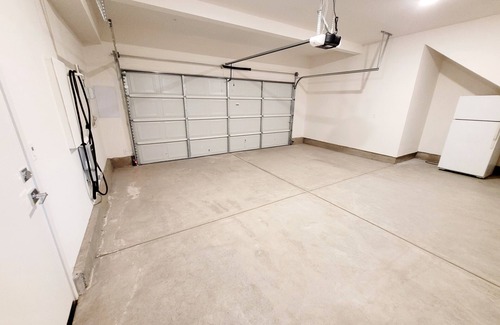 Tracy House | Peaceful 4BR-3BA Villa w/Club-House+Pool Spa Deck Garden