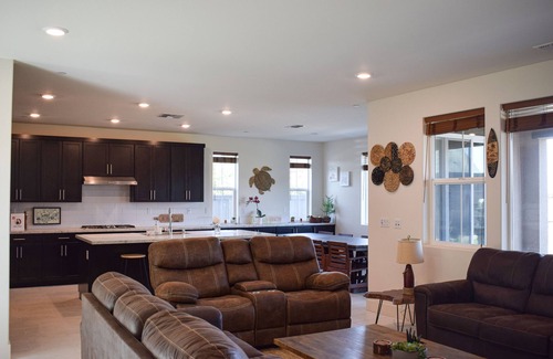 Tracy House | Peaceful 5BR/3.5BA Villa W/ClubHouse-Pool Spa Deck Garden