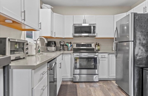 University Area House | Peaceful Anchorage Stay Near Ocean & Attractions