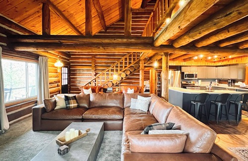 Stevensville Cabin | Peaceful and Charming Montana Lodge, in the heart of the Bitterroot Valley