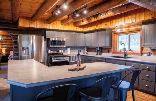 Stevensville Cabin | Peaceful and Charming Montana Lodge, in the heart of the Bitterroot Valley
