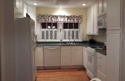 Hixson Cottage | Peaceful and Convenient, go from country road to downtown in just minutes!