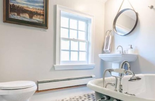 Lambertville House | Peaceful and Cozy Room Combo in Lambertville