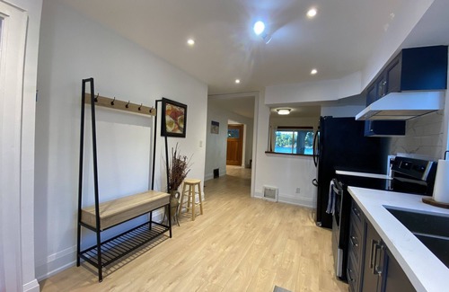 Gravenhurst Cottage | Peaceful and Family-Friendly Downtown Lake House with Private Docks