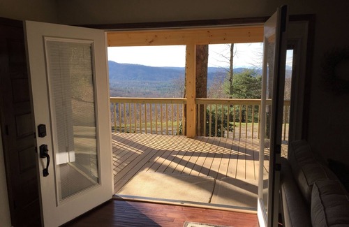 Spruce Pine Cottage | Peaceful and luxurious living with spectacular views