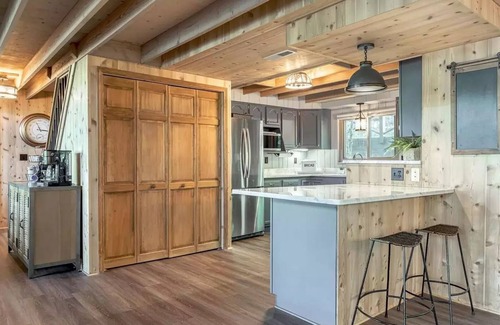 Innsbrook Ski Chalet | Peaceful and Private Lake Side Chalet in Gated Innsbrook Community