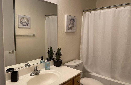 Southeastern Sacramento Apartment | Peaceful and Spacious 2 bedroom 2 bathroom Unit