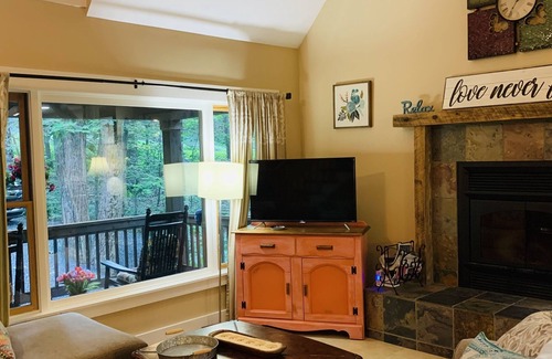 Chestnut Springs House | Peaceful and spacious mountain stay