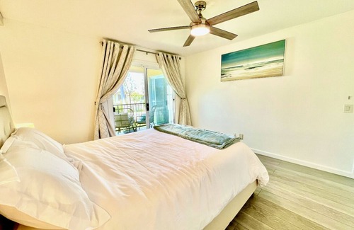 Circle Area Condo | Peaceful Beachy Condo in the heart of Long Beach!