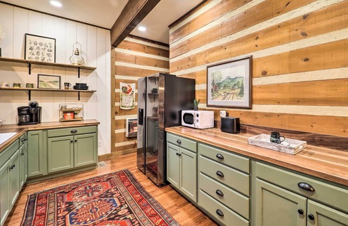Boone Cabin | Peaceful Boone Cabin w/Deck & Forest Views!