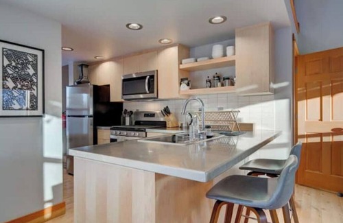 Bozeman House | Peaceful Bozeman Retreat