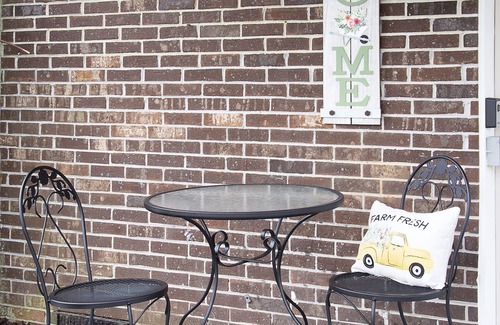 Cleveland House | Peaceful Brick Farmhouse Retreat