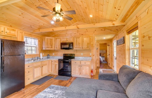 Albany Cabin | Peaceful Cabin 2 Mi to Dale Hollow Lake