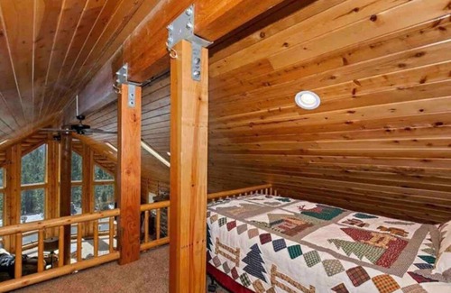 Whispering Forest House | Peaceful Cabin Home with Breathtaking View!