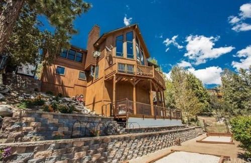 Whispering Forest House | Peaceful Cabin Home with Breathtaking View!