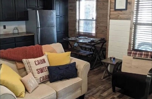 Blocker Cabin | Peaceful Cabin. Hot Tub near Lake Eufaula for R&R.