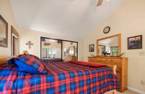 Croft Cabin | Peaceful cabin in the Sierra, 45 min to Kirkwood