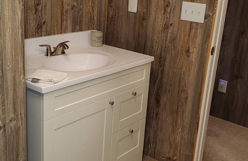 Thompsonville House | Peaceful Cabin in Thompsonville - Minutes from Crystal Mountain. Sleeps 6