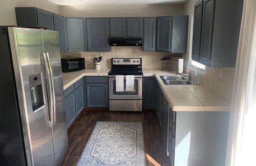Williamstown Cottage | Peaceful Cabin in Cove on Williamstown Lake 7 miles from Ark Encounter