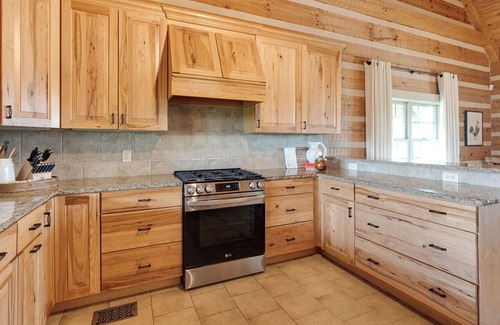 Springfield Cabin | Peaceful Cabin Retreat with three porches, fire pit and views on 25 acres