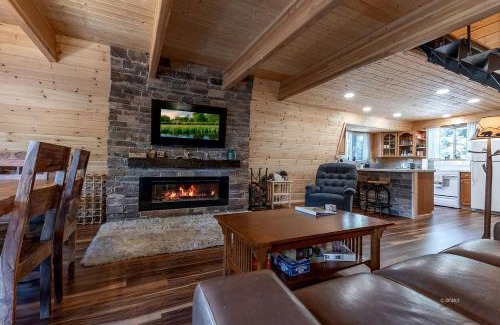 Meadow View Heights House | Peaceful Cabin Surrounded by Nature for a Memorable Getaway in Duck Creek Village, Utah