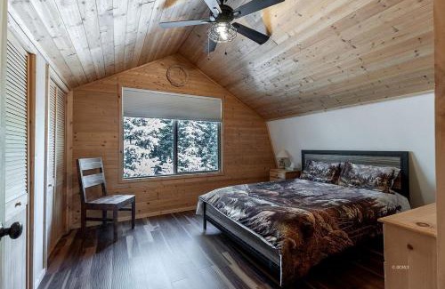 Meadow View Heights House | Peaceful Cabin Surrounded by Nature for a Memorable Getaway in Duck Creek Village, Utah