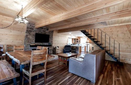 Meadow View Heights House | Peaceful Cabin Surrounded by Nature for a Memorable Getaway in Duck Creek Village, Utah