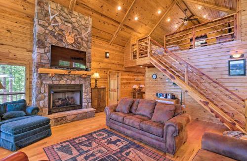 Boswell House | Peaceful Cabin with Deck and Scenic Mtn Views!