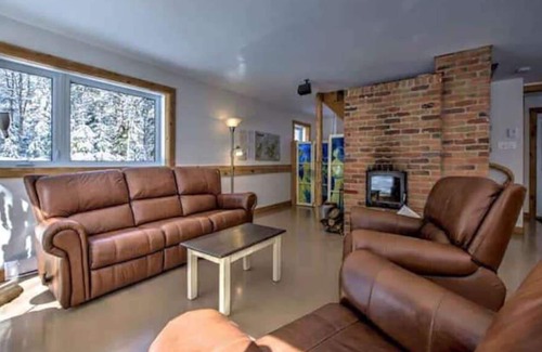 Mille-Isles Ski Chalet | Peaceful Chalet with river