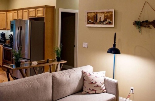 Oakley House | Peaceful, Clean and Comfortable 10 Min to Downtown