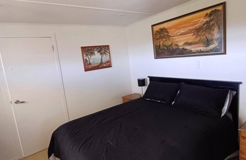 Hawera Bed & Breakfast | Peaceful country haven with full kitchen and a mountain view, just out of Hawera