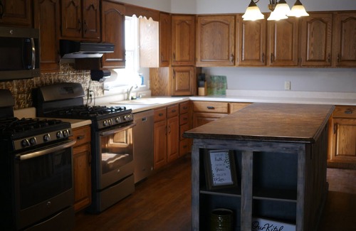 Thompsonville House | Peaceful Country Escape Pond & Private Hot Tub