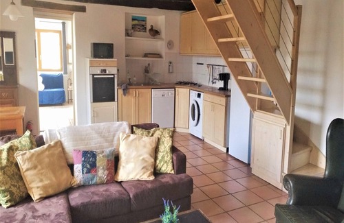 Auriac House | Peaceful Countryside Home