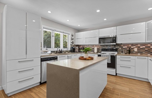 Northwest Raleigh House | Peaceful Cozy 3-bedroom house close to RDU, RTP, Hospitals, Downtown Raleigh