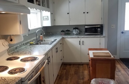 New Vineyard House | Peaceful, Cozy Getaway - Near Skiing, fishing, snowmobiling, ATV, UMF, FMH