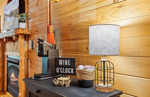 Dahlonega Cabin | Peaceful Creekside Cabin in Dahlonega, GA with Hot Tub