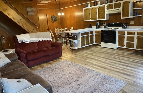 Byrdstown House | Peaceful Days at The Barn in Alpine