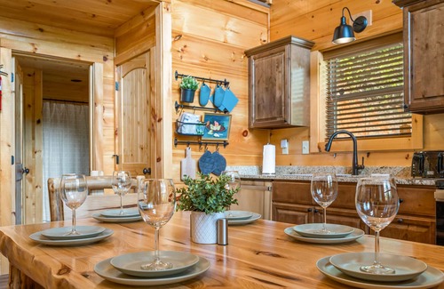 Hemlock Hills Cabin | Peaceful, Easy Access Cabin with Hot Tub, Kids' Loft and Arcades!