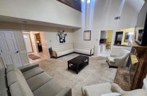 Cordova House | Peaceful & Elegant Sleeps 16 with Pool Near Mall