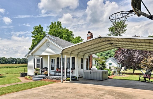 Elkin Cottage | Peaceful Elkin Vacation Rental ~ 17 Mi to Mt Airy!